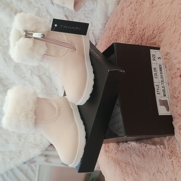 TAHARI Blush Shimmer Size 5 Toddler Boot NIB - Picture 2 of 8